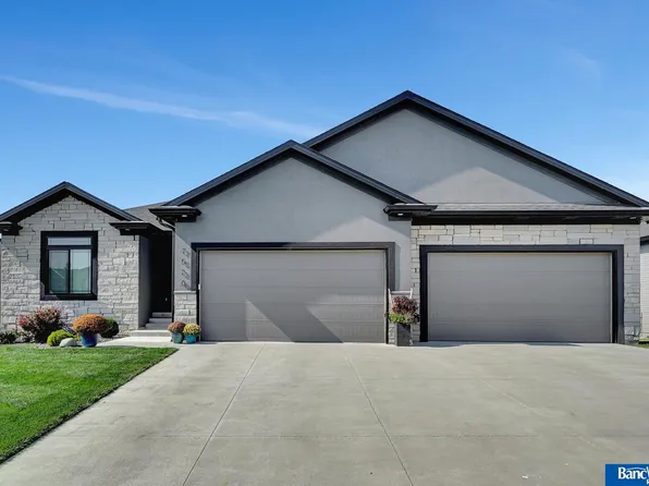 7520 Gerald Ave, Lincoln, NE 68516