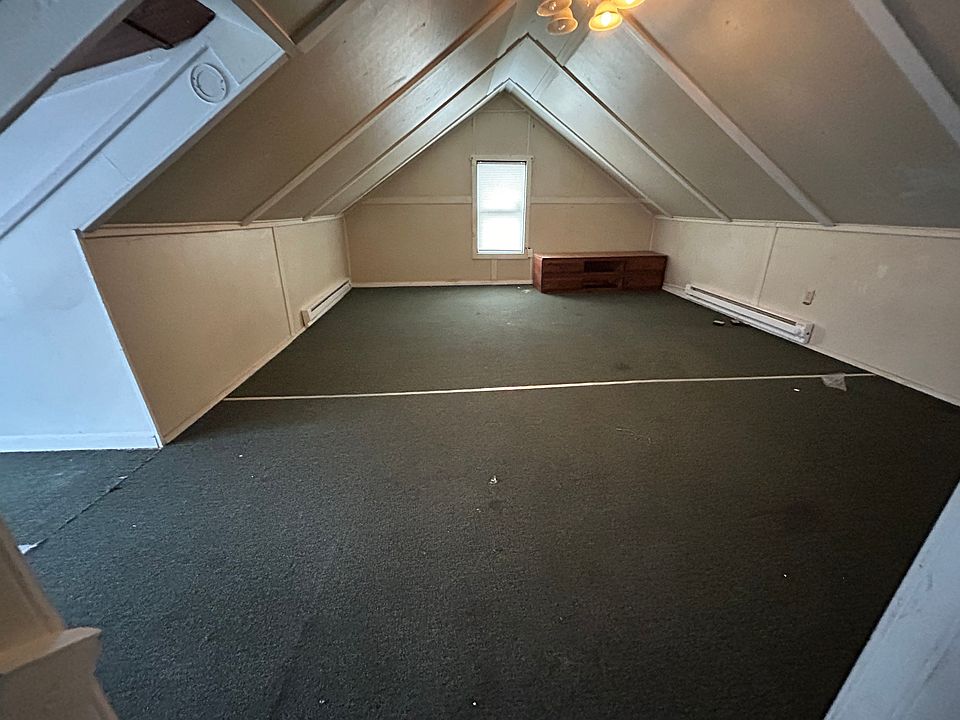 2nd image of 231 W Grand Ave