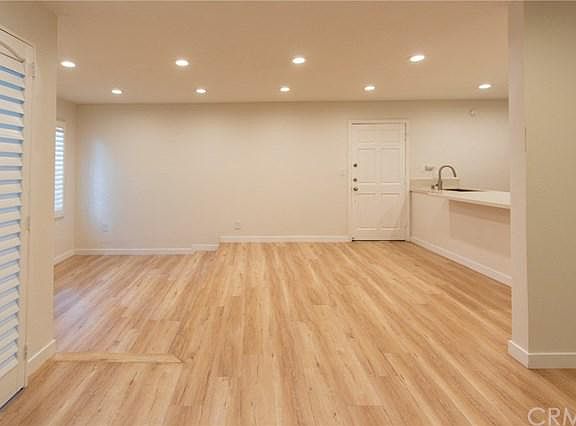 2nd image of 18645 Hatteras St Unit 185