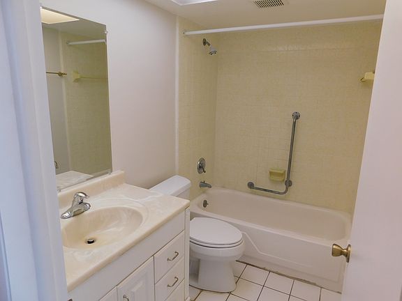 5th image of 1235 S Highland Ave #5603