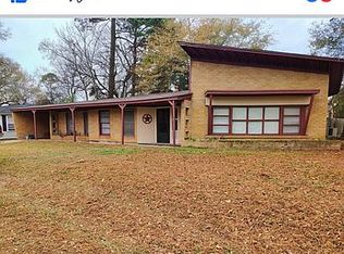 806 Banks St, Carthage, TX 75633