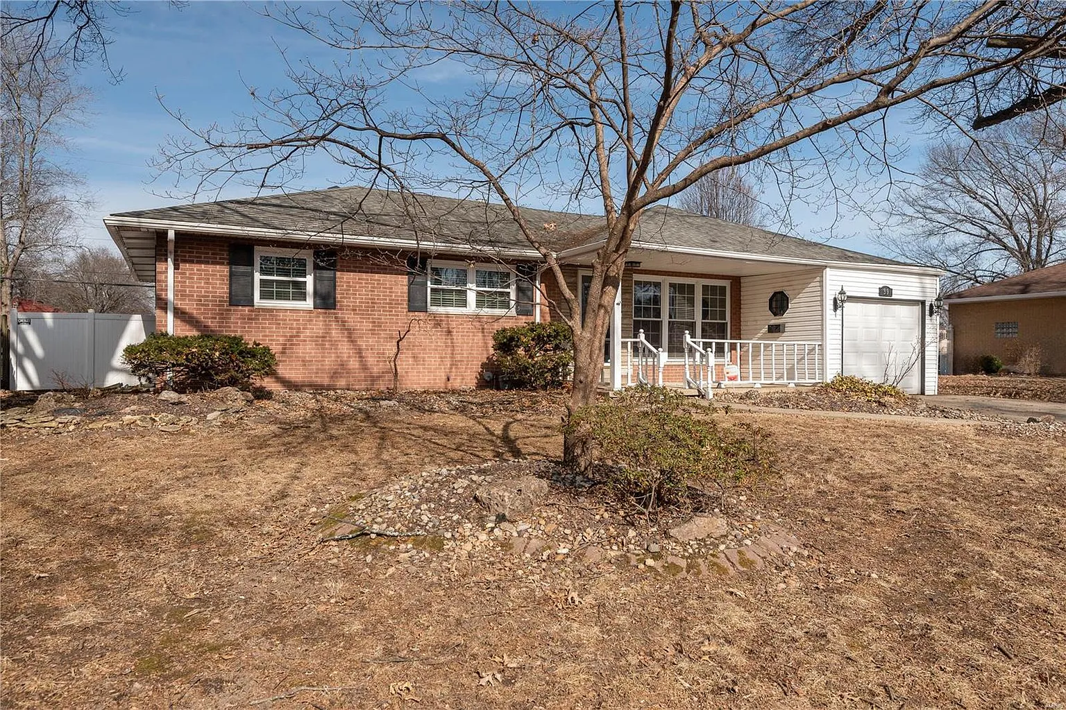39 Villa Dr photo 1