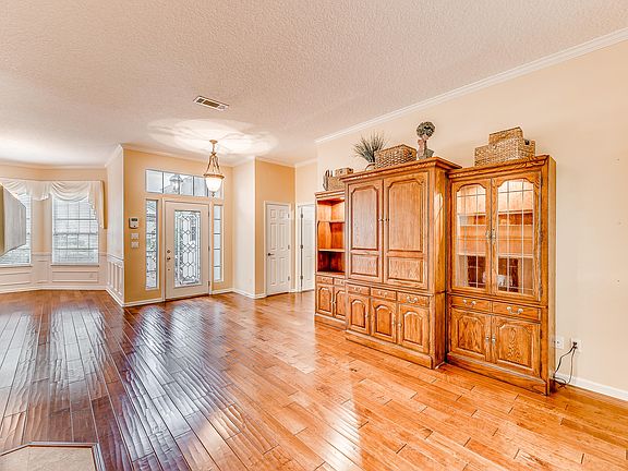 5th image of 228 Sweetbrier Branch Ln