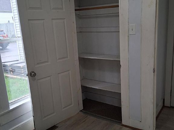 5th image of 20 Vine St APT 1A