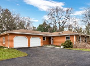4 Amy Dr, Oswego, IL 60543