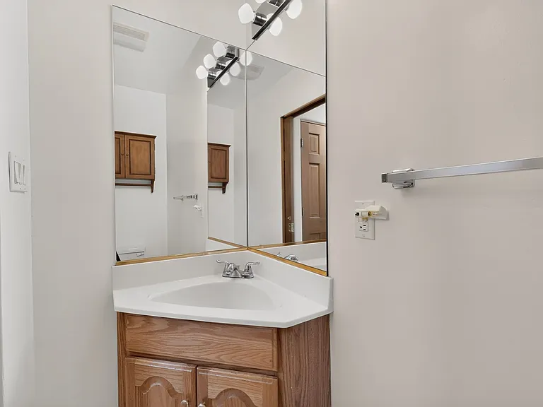 914 Hickox St #C — Photo 11