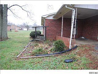 2nd image of 121 Leslie Dr