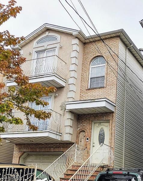 2nd image of 618 Franklin St
