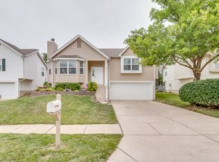 5012 Brittany Downs Dr, Saint Charles, MO