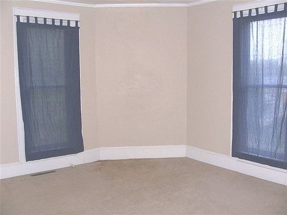 5th image of 501 N Walnut St