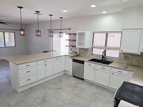 2nd image of 41123 N Cambria Dr