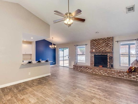 2nd image of 2812 W Highcliff Dr