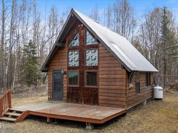 3597 N Emerald Isle Cir, Wasilla, AK 99623