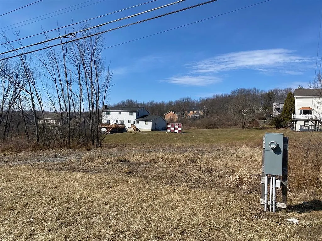 1129 Reynolds Rd photo 1