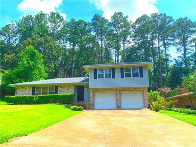 3190 Crestview Dr, Pineville, LA, 71360
