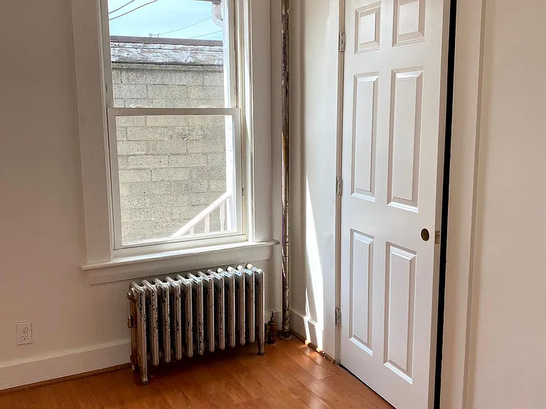 1st Floor bedroom off kitchen
