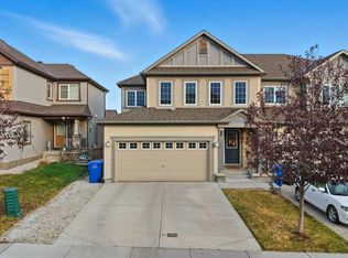 308 W Viewpointe Ter, Chestermere, AB T1X 0T2