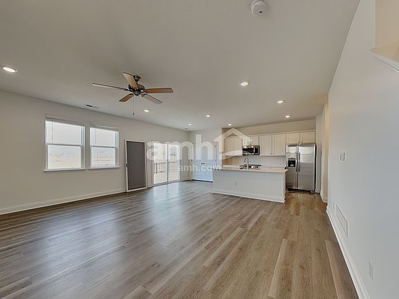 5th image of 9106 Henley Ave
