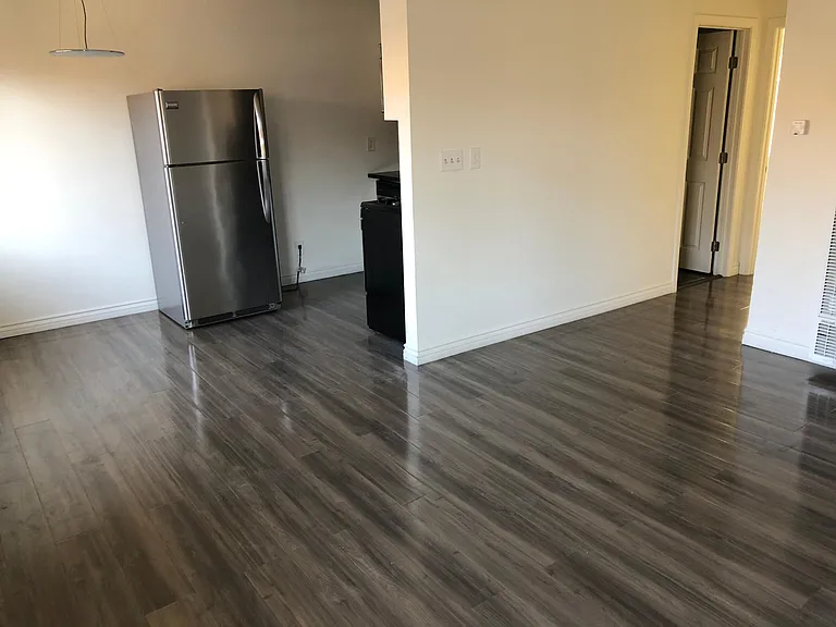 1240 Vin Scully Ave #3 — Photo 4