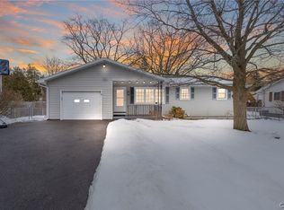 408 Stillwell Cir, East Syracuse, NY 13057