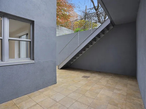 107 Waverly Avenue image 20 of 23