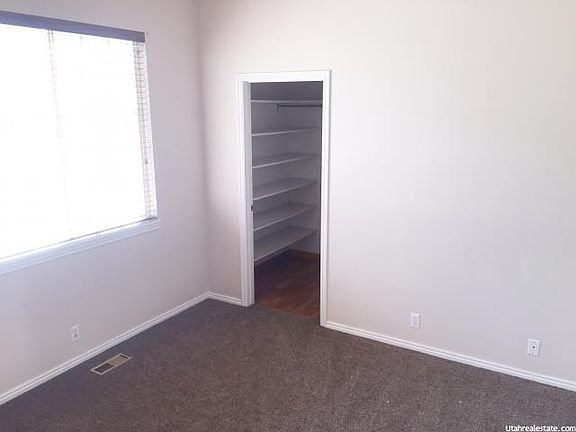 3rd image of 1491 E Cherry Creek Ln