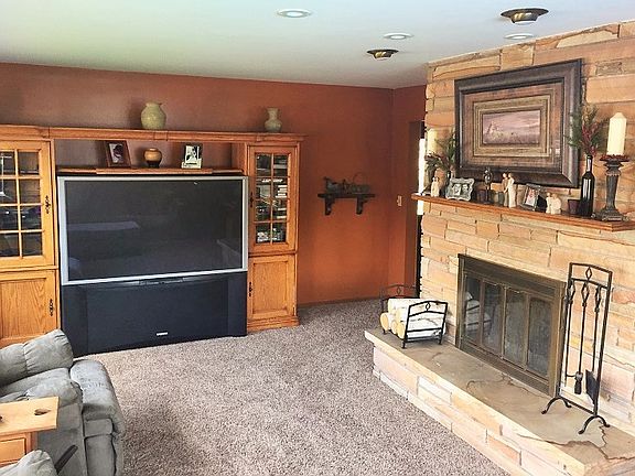 3rd image of 3992 Andover Dr