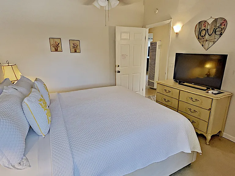 4742 Kleefeld Ave — Photo 34