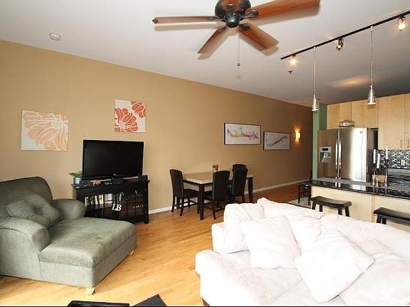 3rd image of 1924 N Hubbard St APT 315
