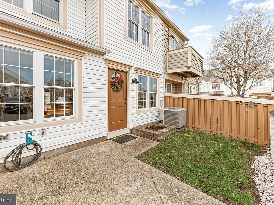 1st image of 46351 Columbus Dr #203
