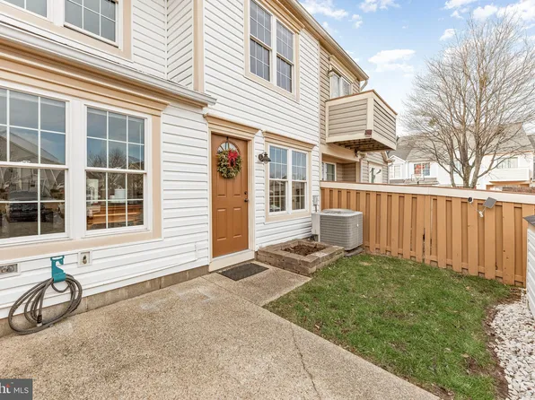 46351 Columbus Dr #203, Lexington Park, MD 20653