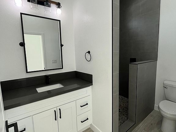 4th image of 2286 Mentone Blvd Unit B