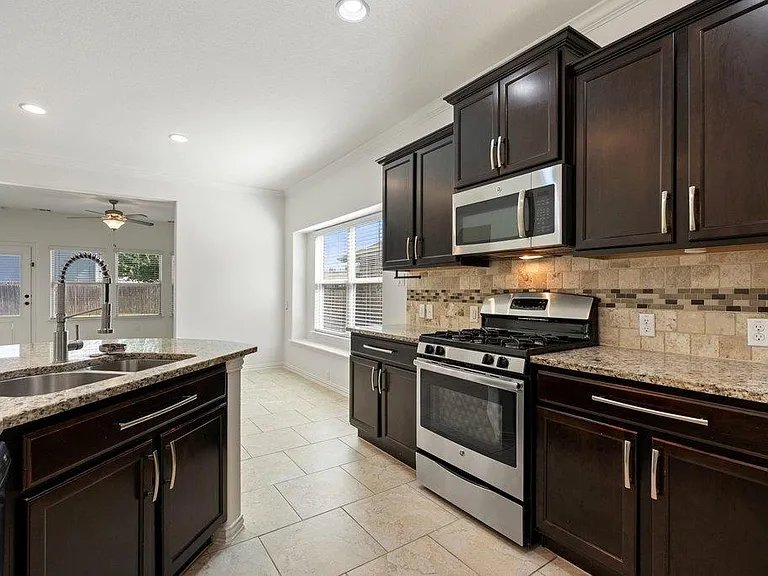 370 Vermilion Marble Trl — Photo 11