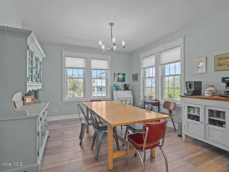 310 Lord Berkeley Dr — Photo 15