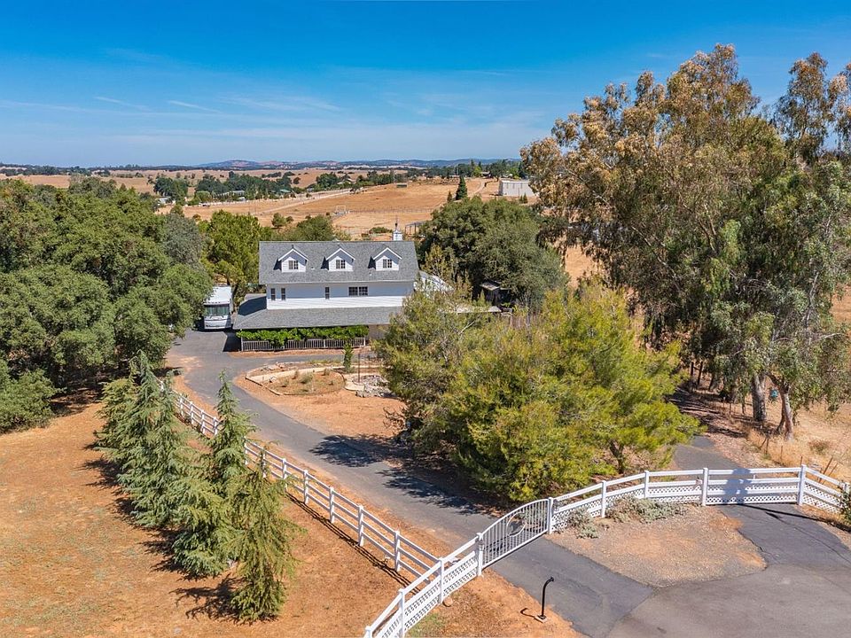 1st image of 15955 Oak Park Ct