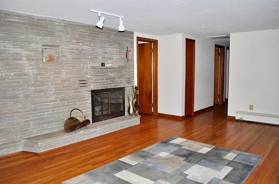 4th image of 120 Holbert Ave