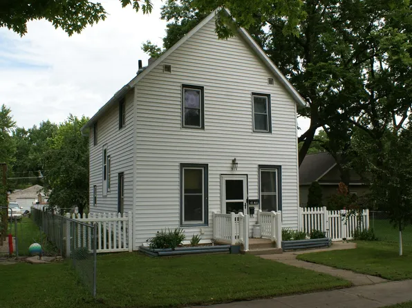 514 Penn St N, Aberdeen, SD 57401