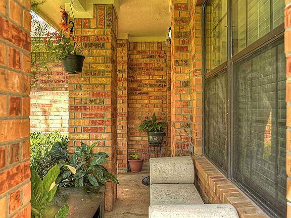4th image of 5718 W Harrow Dr