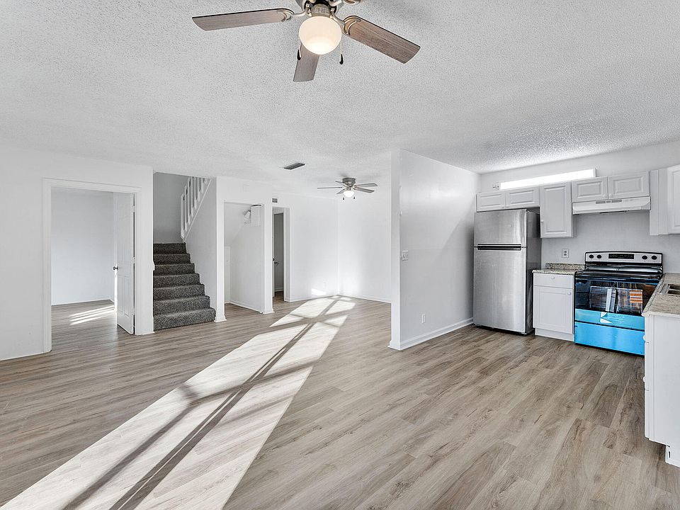 1st image of 291 Woodland Road