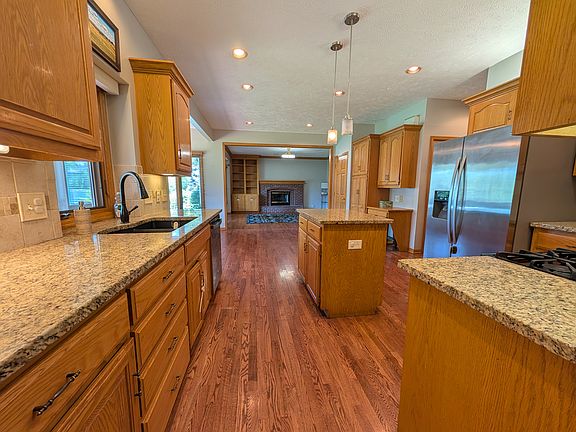 5th image of 5612 N 139th Ave