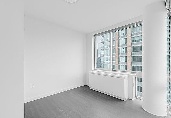 5th image of 101 W End Ave #25F