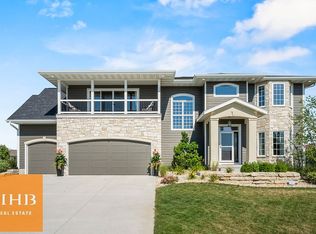 605 Lavern Ridge Rd, Mount Horeb, WI 53572