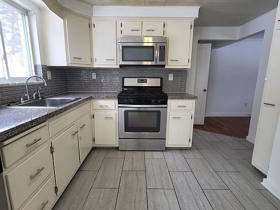 5th image of 171 Briarwood Dr