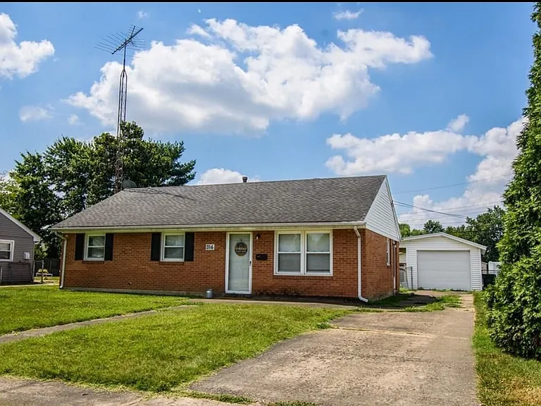 316 Whittier Dr — Photo 1
