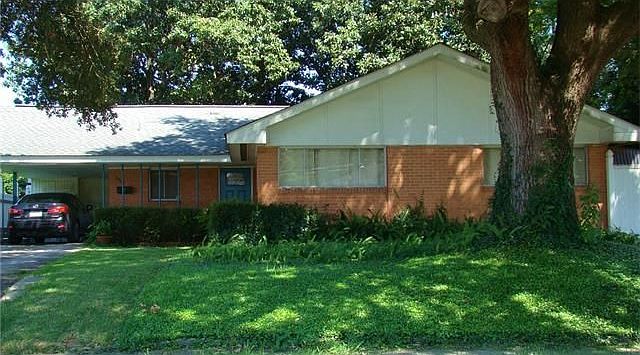 1st image of 2330 Somerset Dr