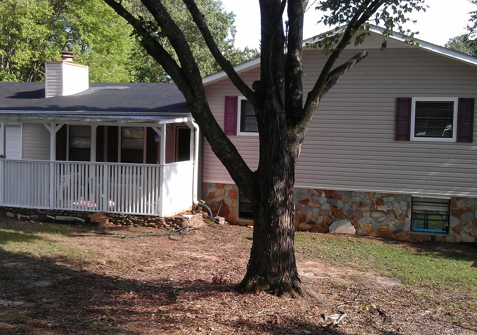 Gorgeous 4 bedroom 2 bath home — Photo 1