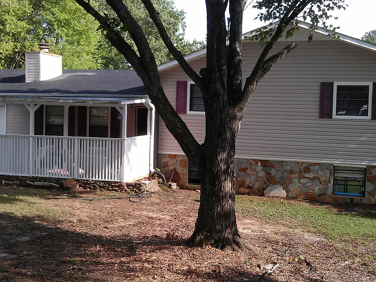 451 Camden Cir — Photo 1