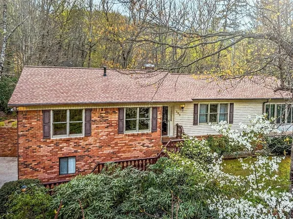 203 Haywood Knolls Dr, Hendersonville, NC 28791