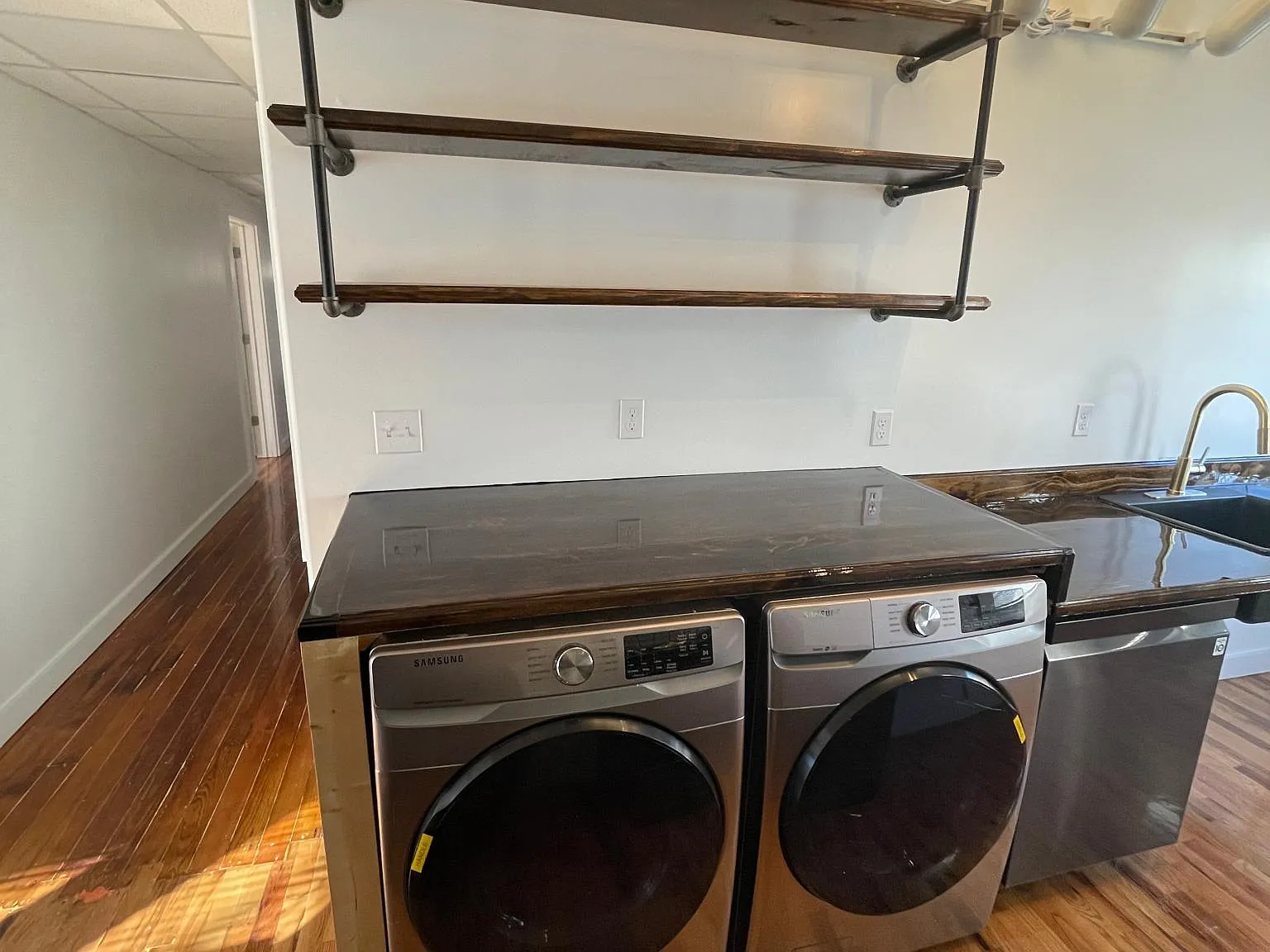 1 bed, 600 sqft, $995 — Photo 2