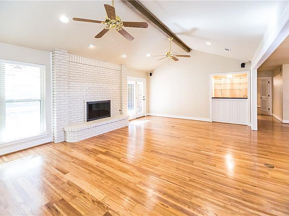3rd image of 1800 Foxwood Ct